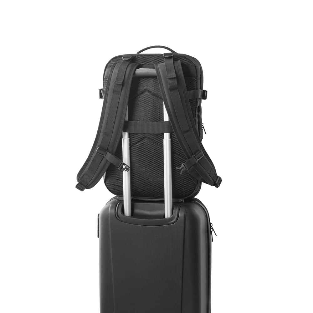 DALLAS PLATE. Mochila de viagem para notebook (17'3") em poliéster reciclado 600D de alta densidade, com compartimento para arrumação (29 L)