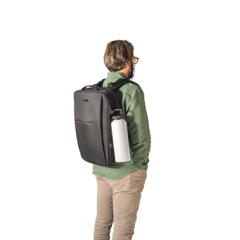 DALLAS PLATE. Mochila de viagem para notebook (17'3") em poliéster reciclado 600D de alta densidade, com compartimento para arrumação (29 L)