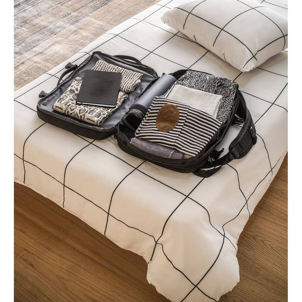 DALLAS PLATE. Mochila de viagem para notebook (17'3") em poliéster reciclado 600D de alta densidade, com compartimento para arrumação (29 L)
