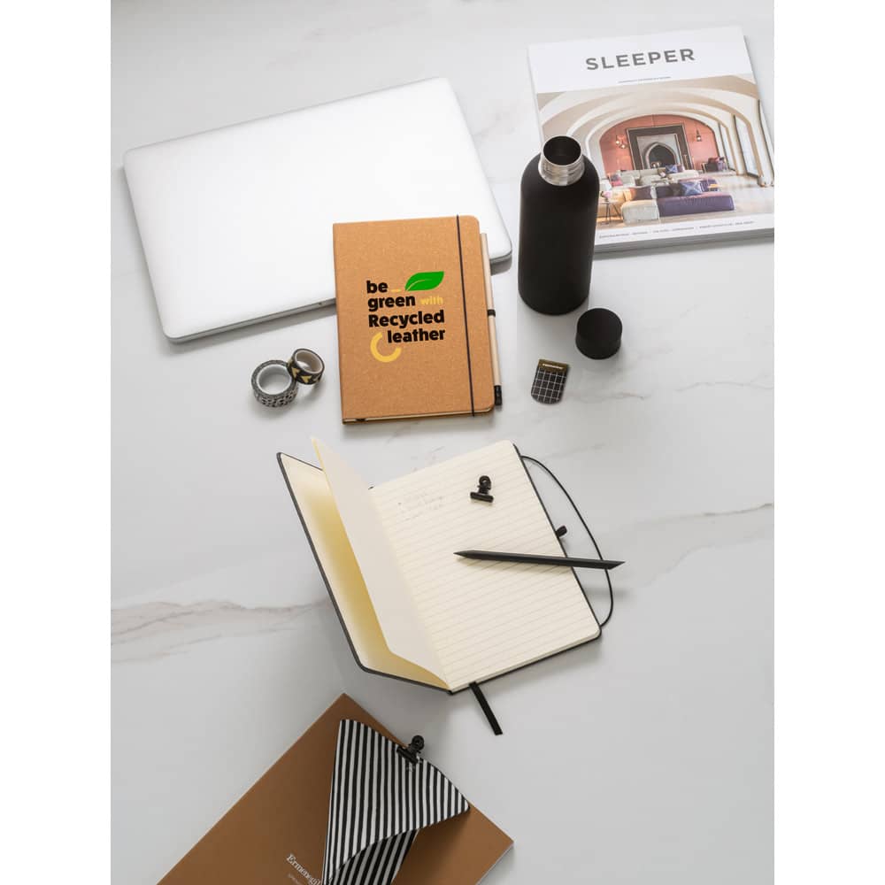 MATISSE II. Caderno A5 de capa dura em couro 70% reciclado com páginas pautadas