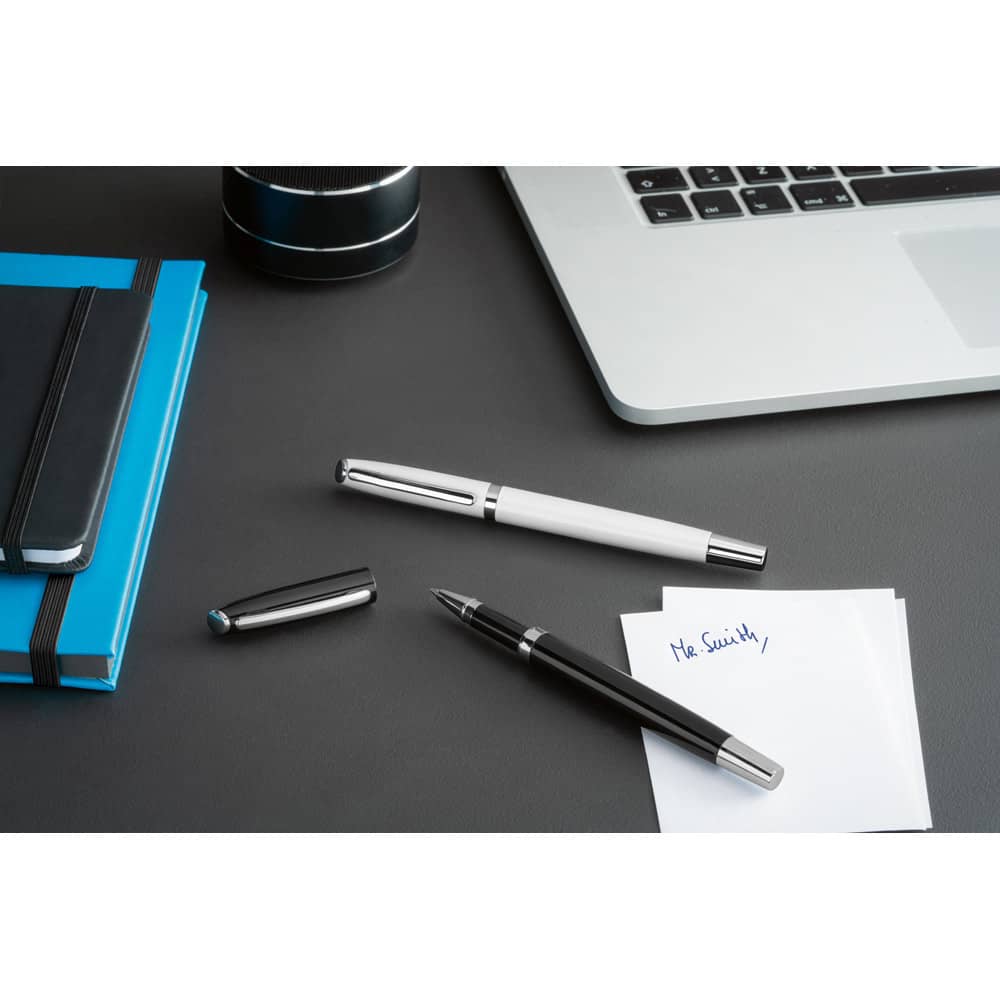LANDO ROLLER. Caneta roller em alumínio com escrita em azul