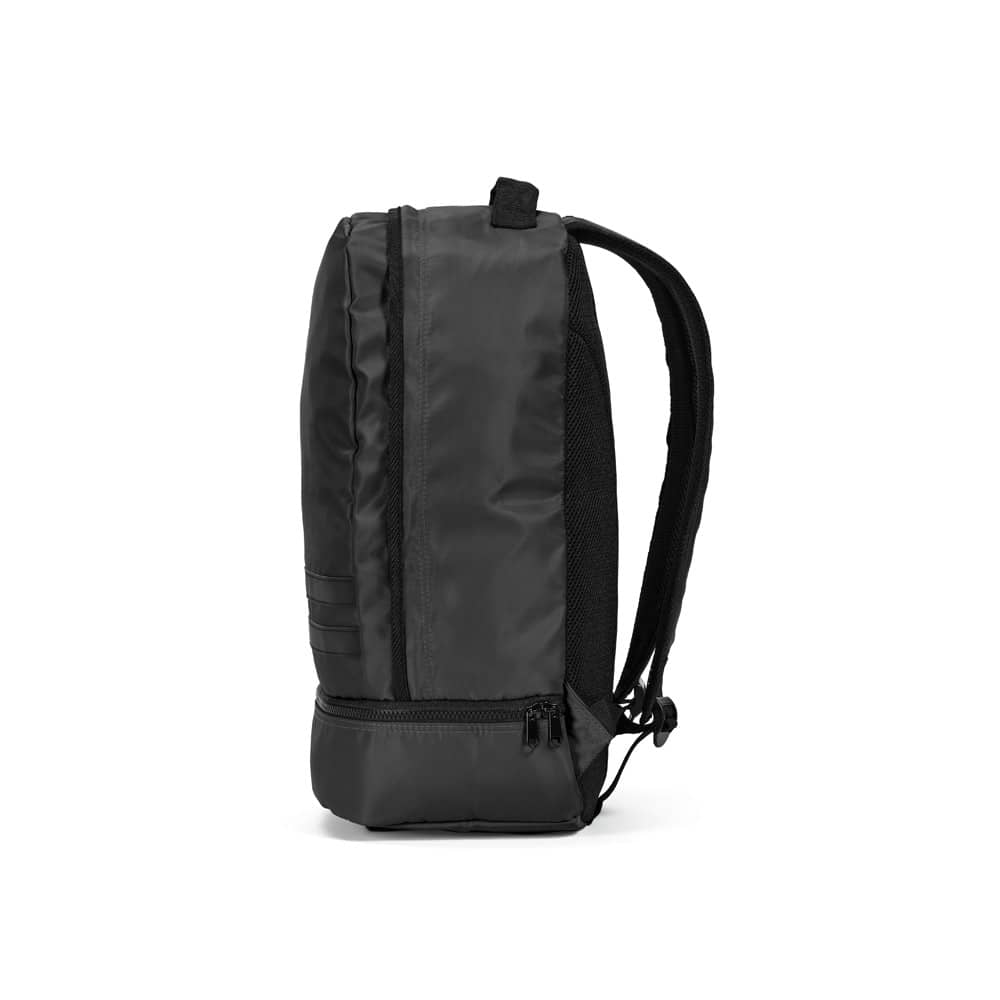 Mochila em poliéster reciclado 290T e sarja com compartimento para sapatos (25 L)