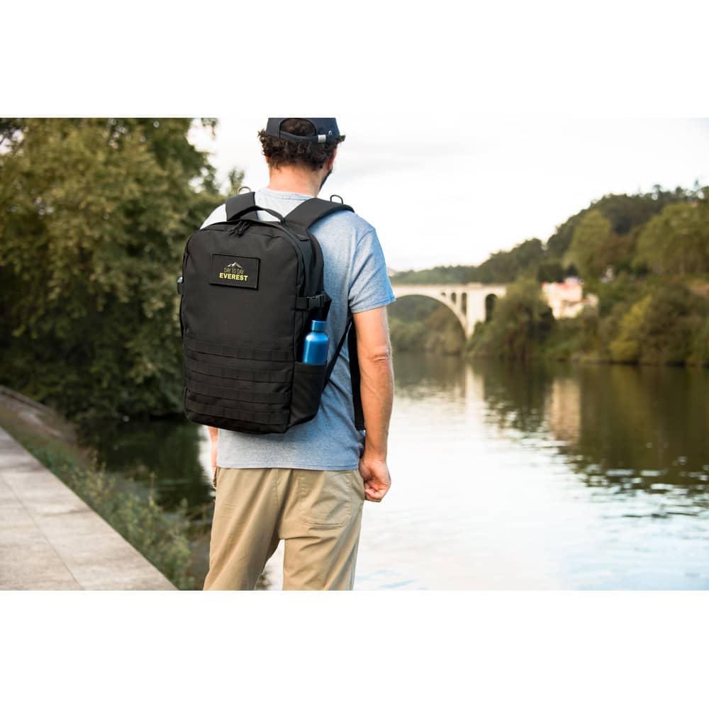 Mochila estilo militar em poliéster reciclado 600D de alta densidade, com bolso para notebook (17'3") 21 L
