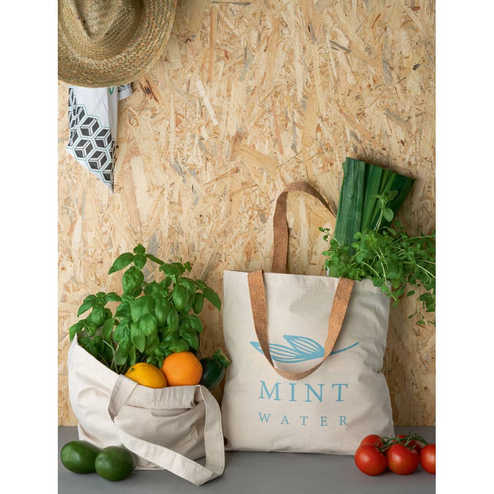 Sacola 100% algodão (180 g/m²) com alças em cortiça e bolso interior