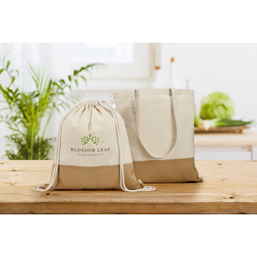 Sacola tipo mochila 100% algodão (160 g/m²) com detalhe em imitação de juta