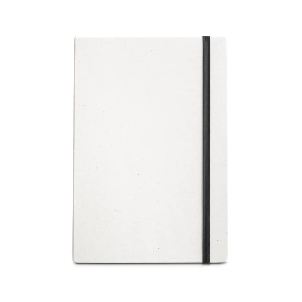 Caderno A5 produzido através de pacotes de leite reciclados com folhas pautadas recicladas