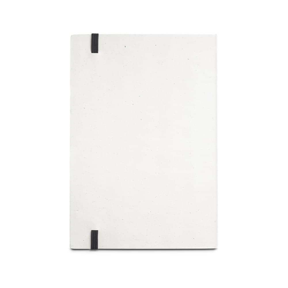 Caderno A5 produzido através de pacotes de leite reciclados com folhas pautadas recicladas