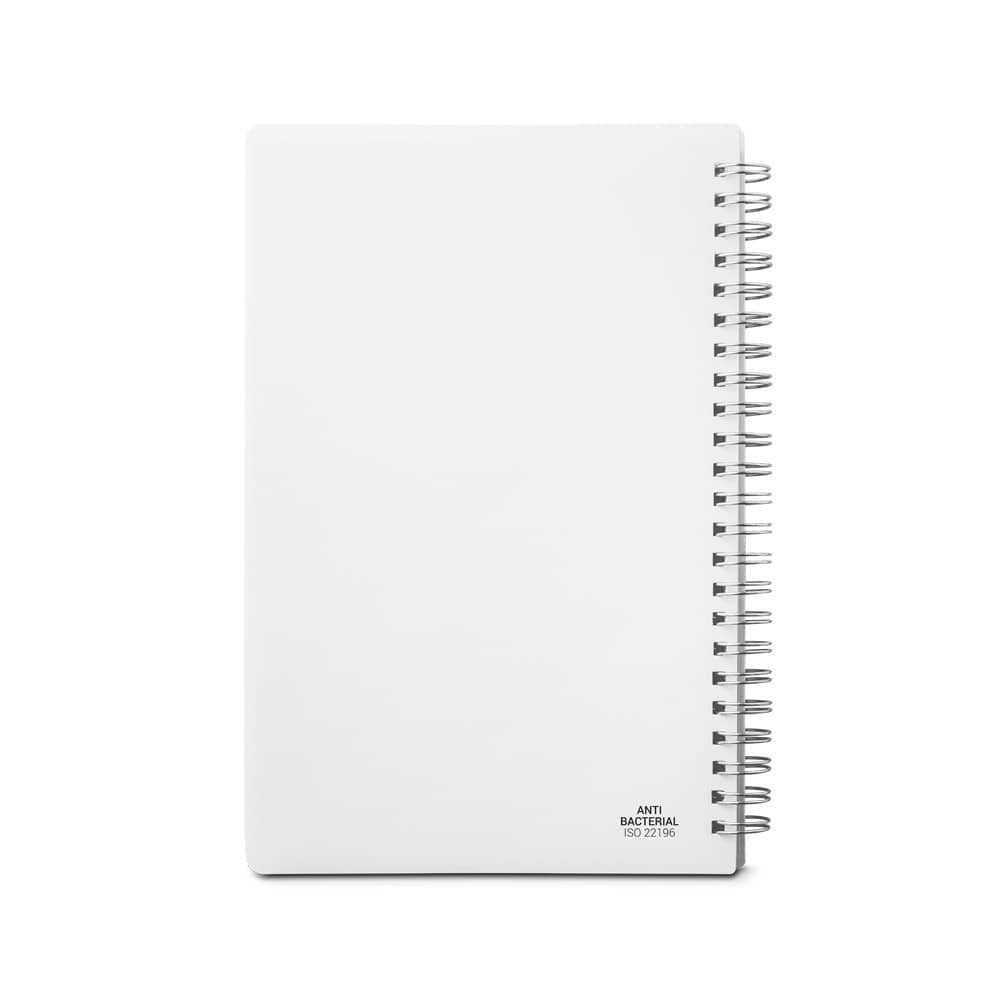 Caderno A5 de capa flexível em PP, com tratamento antibacteriano e páginas pautadas recicladas