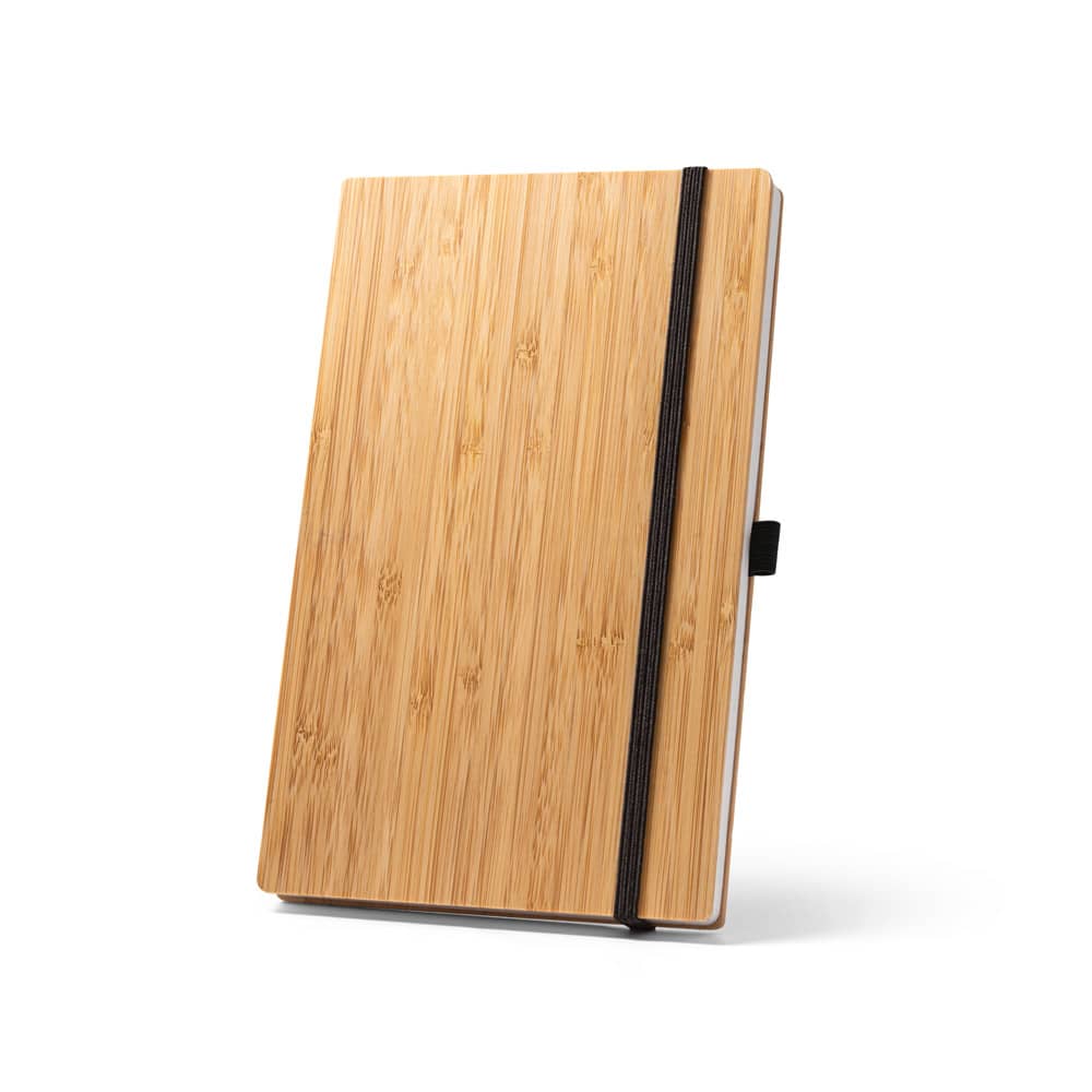 BUARQUE A5. Caderno A5 de capa e contracapa em placa de bambu e lombada em PET 100% reciclado, com páginas pautadas recicladas