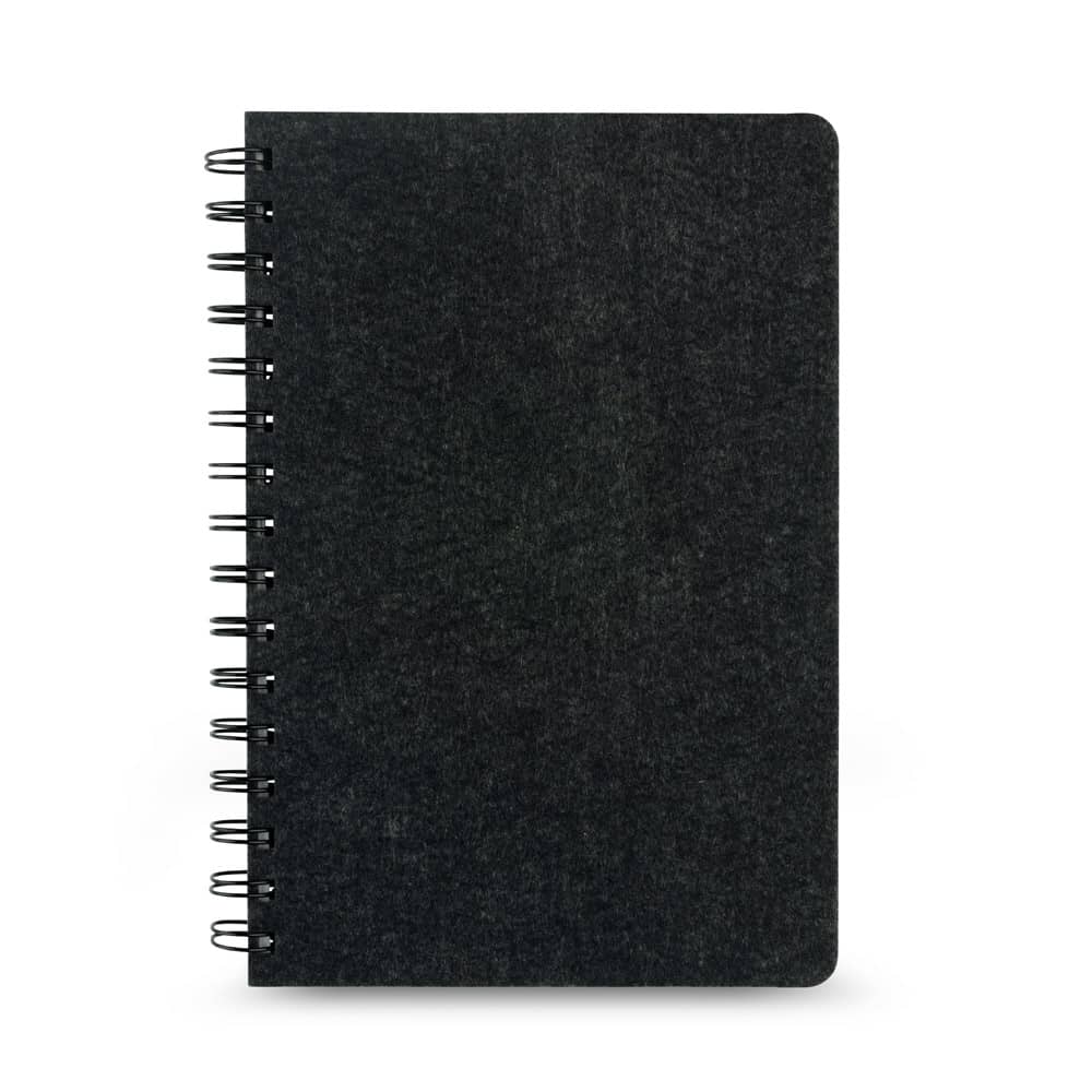 Caderno A5 de capa semi-rígida em feltro 100% reciclado, com páginas pautadas