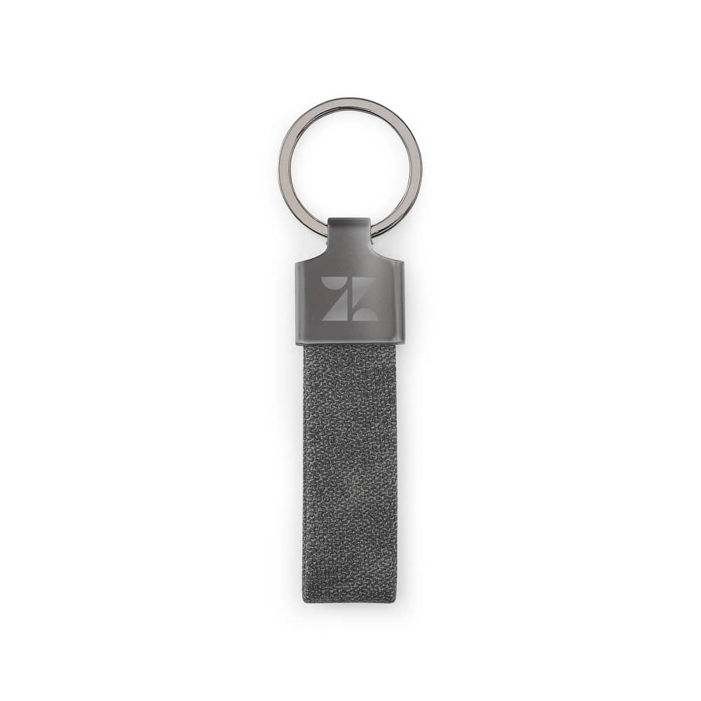 Conjunto composto por um porta-cartões e chaveiro, ambos em metal e poliéster 30% reciclado