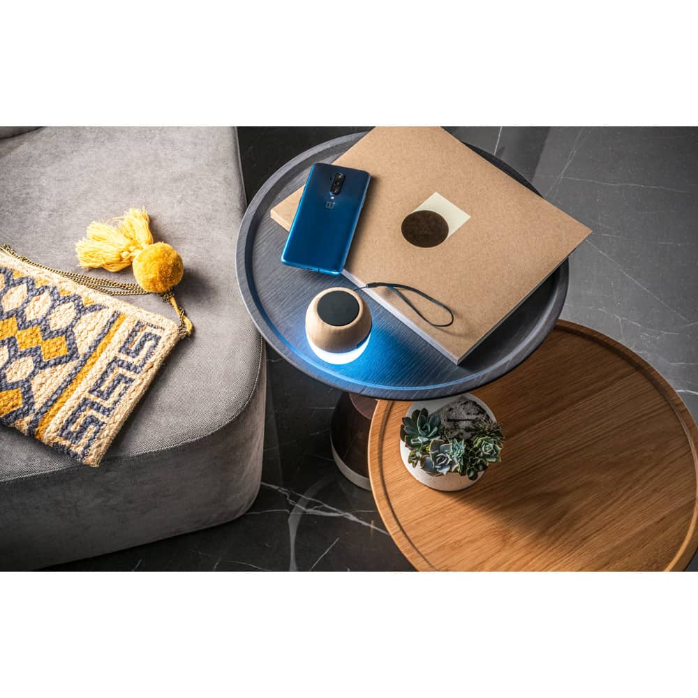 Caixa de som portátil com microfone e autonomia de 2h (300 mAh), em bambu e PP