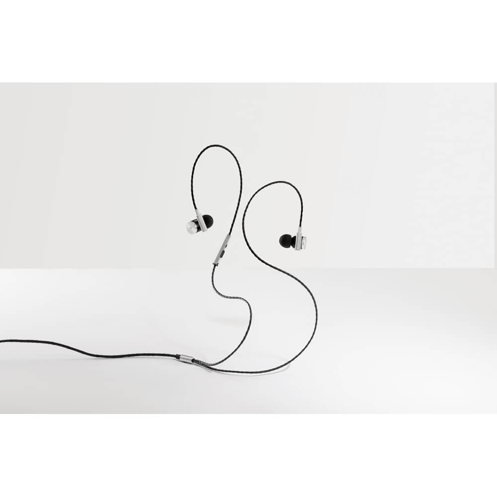 Fones de ouvido em metal e ABS