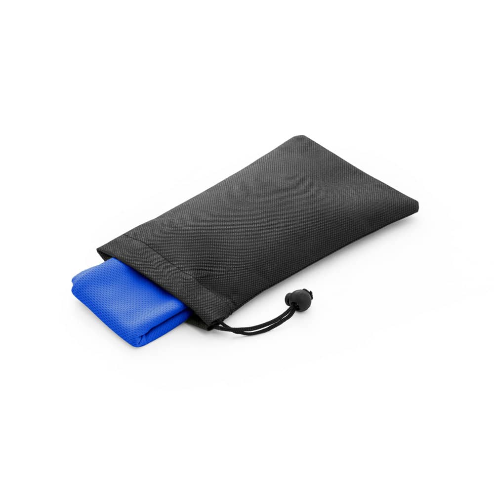 Toalha esportiva refrescante em poliéster 100% reciclado com bolsa em non-woven
