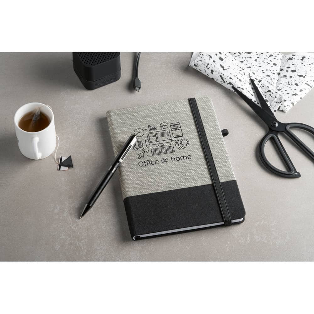 ROUSSEAU II. Caderno A5 de capa dura em palha e algodão canvas, com páginas pautadas