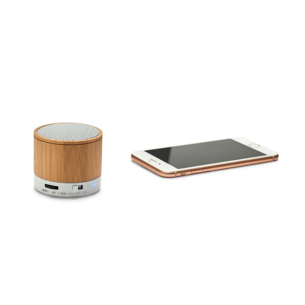 Caixa de som em bambu com microfone