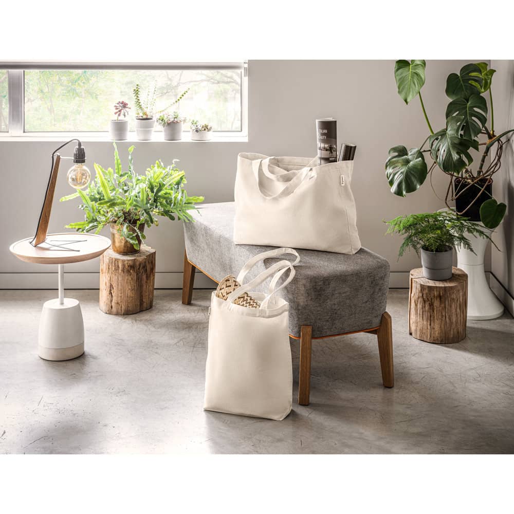 Sacola em 50% algodão, 30% algodão reciclado e 20% poliéster reciclado (220 g/m²)